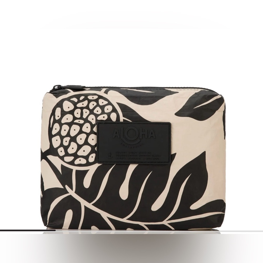 ALOHA Collection Small Pouch – Holomua – Black on Sandstone – NWT